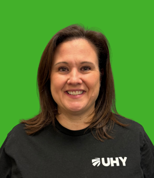 UHY Campus Headshots Black Shirt No Circle Henning